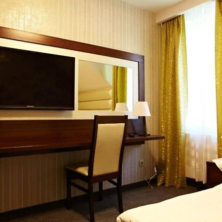 Maxima Hotel Wolanow ภายนอก รูปภาพ